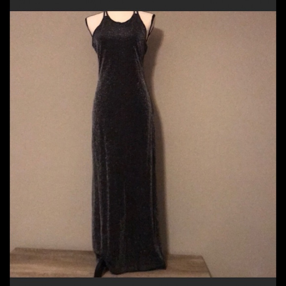 🖤Beautiful Metallic Long Gown🖤